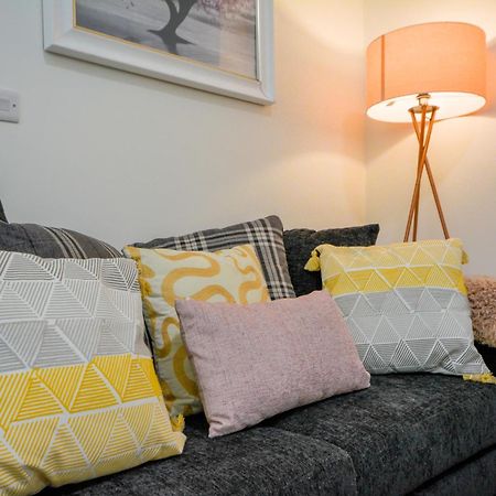 Stylish Suite With Free Parking Manchester Ngoại thất bức ảnh